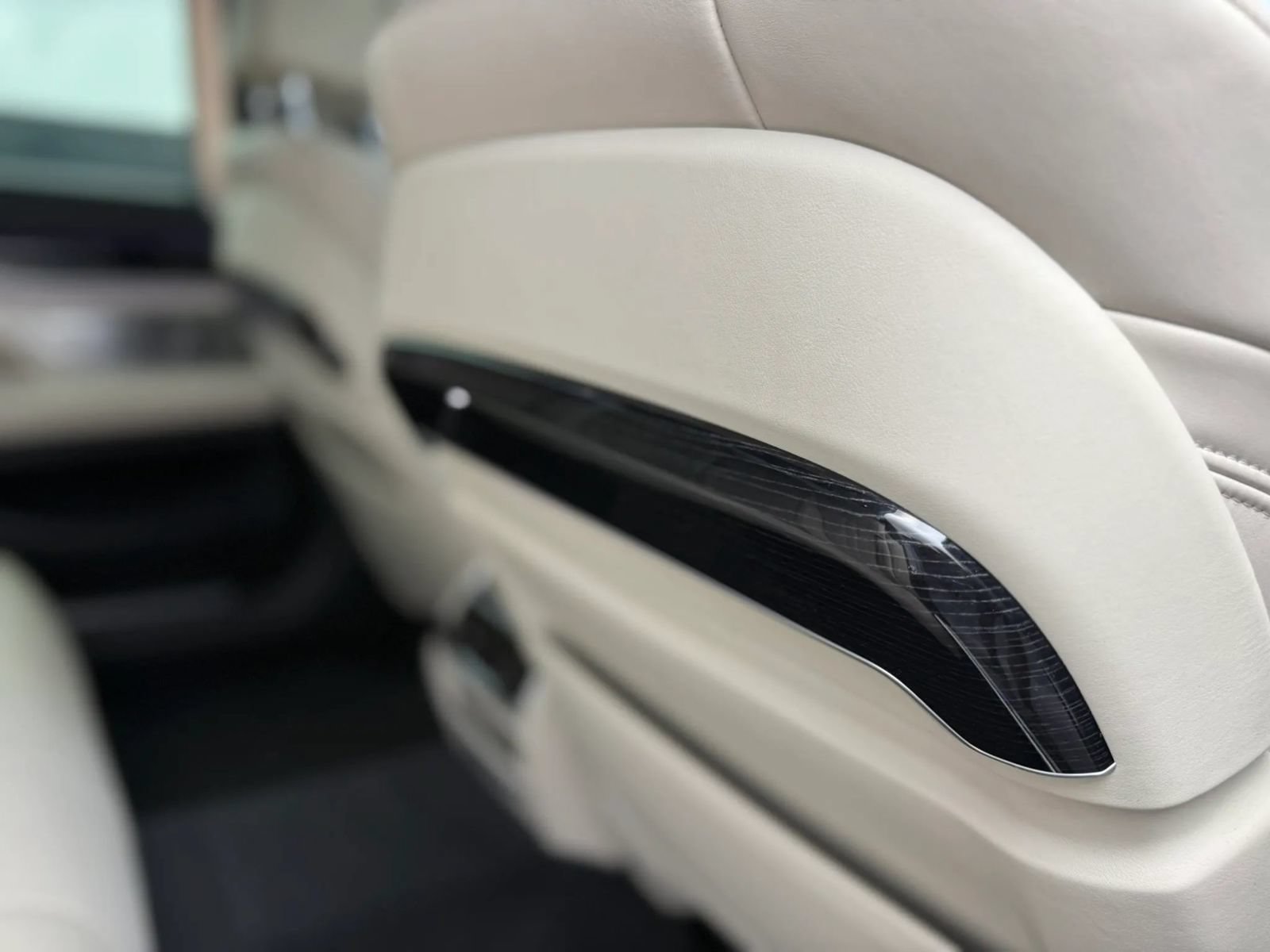 Used 2019 BMW 750i xDrive w/ Executive Package AWD/4WD image 34