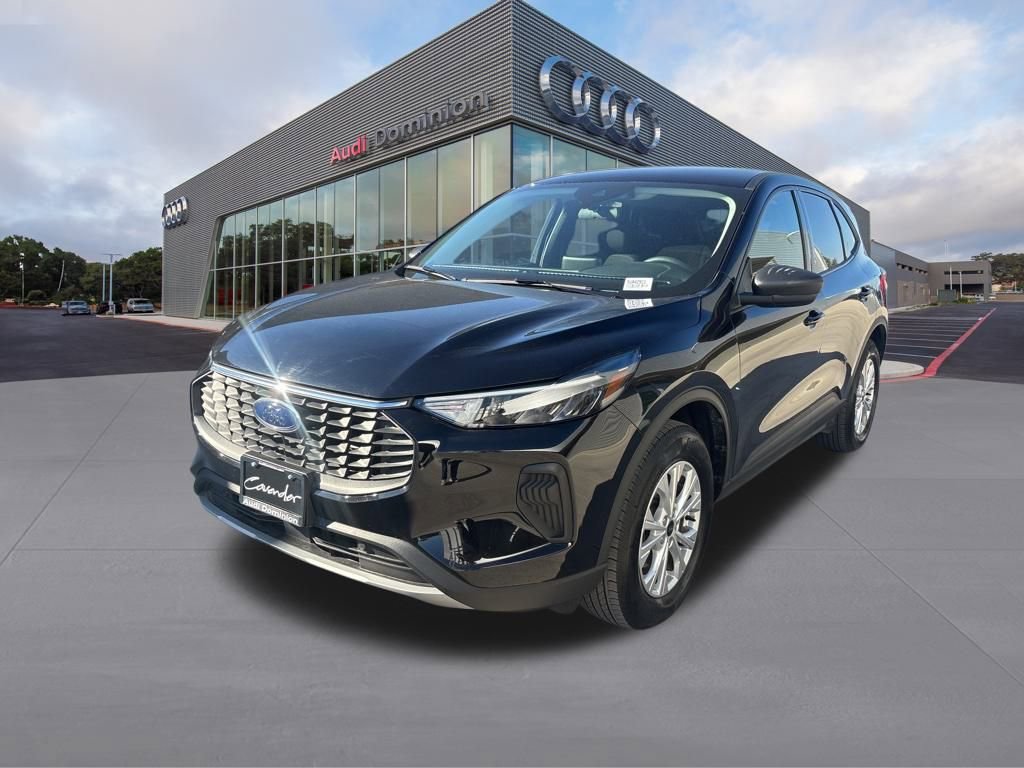 Used 2025 Ford Escape Active image 1