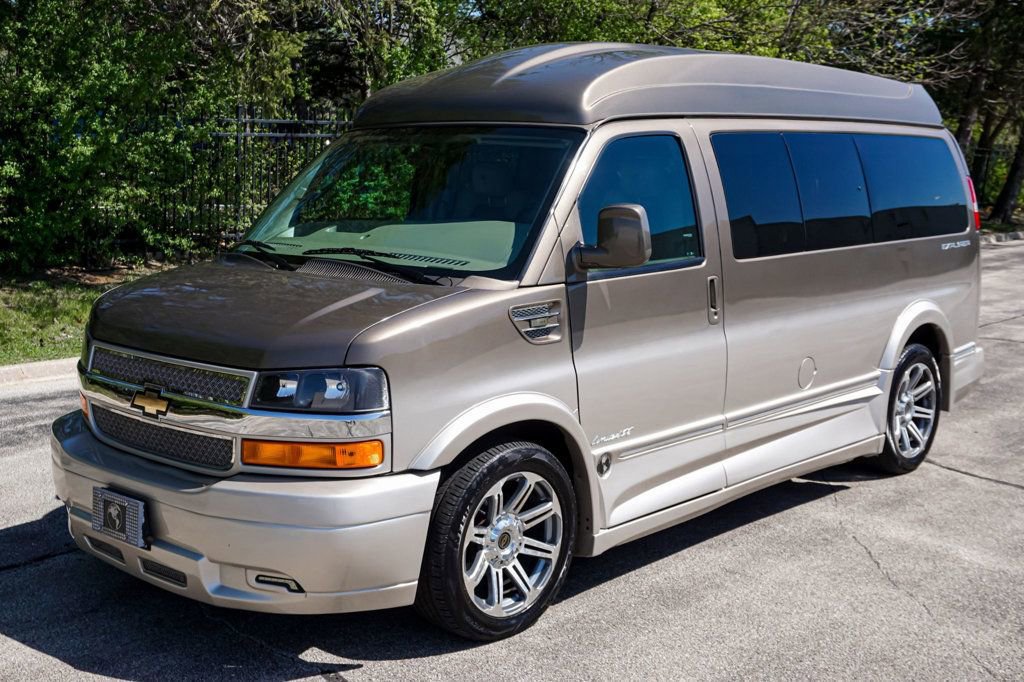 Used 2017 Chevrolet Express 2500 RWD image 3