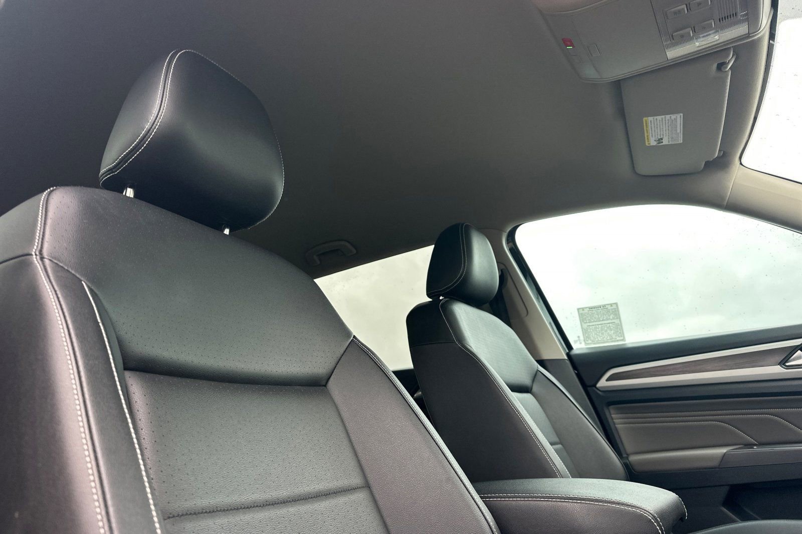 Used 2023 Volkswagen Atlas SE w/ Black Wheel Package FWD image 18