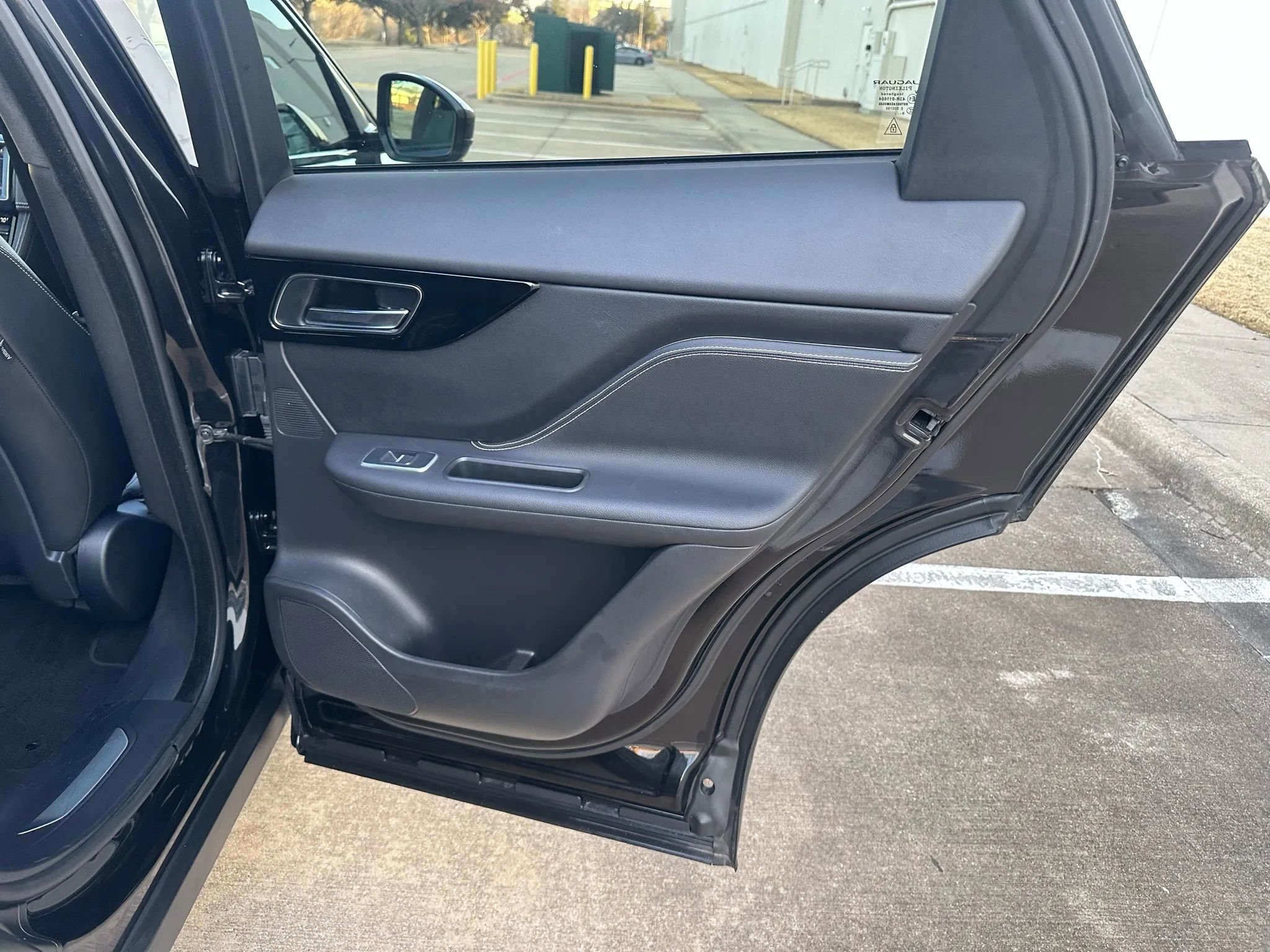 Used 2019 Jaguar F-PACE S AWD/4WD image 24