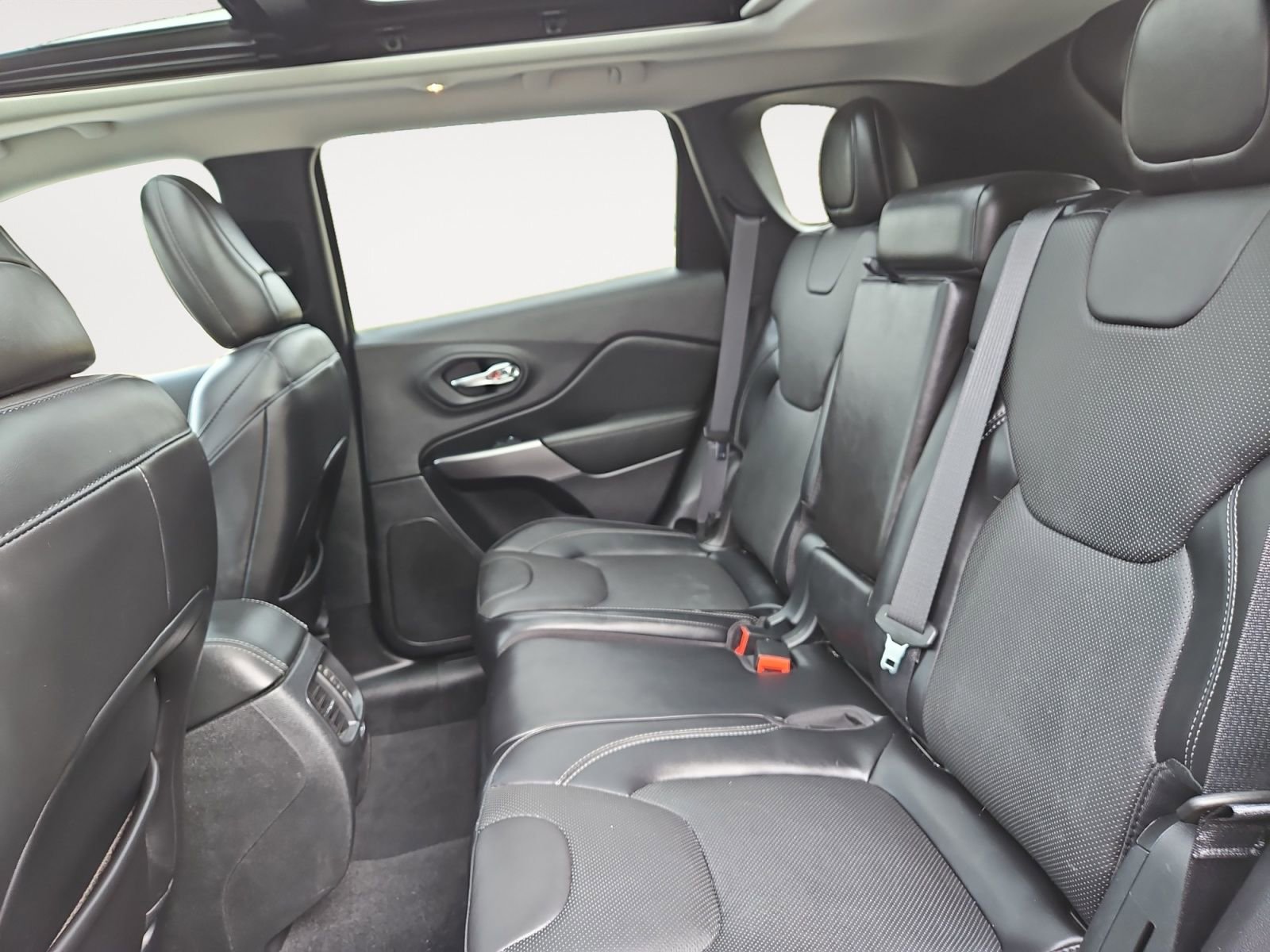 Used 2021 Jeep Cherokee Limited w/ Elite Package image 13