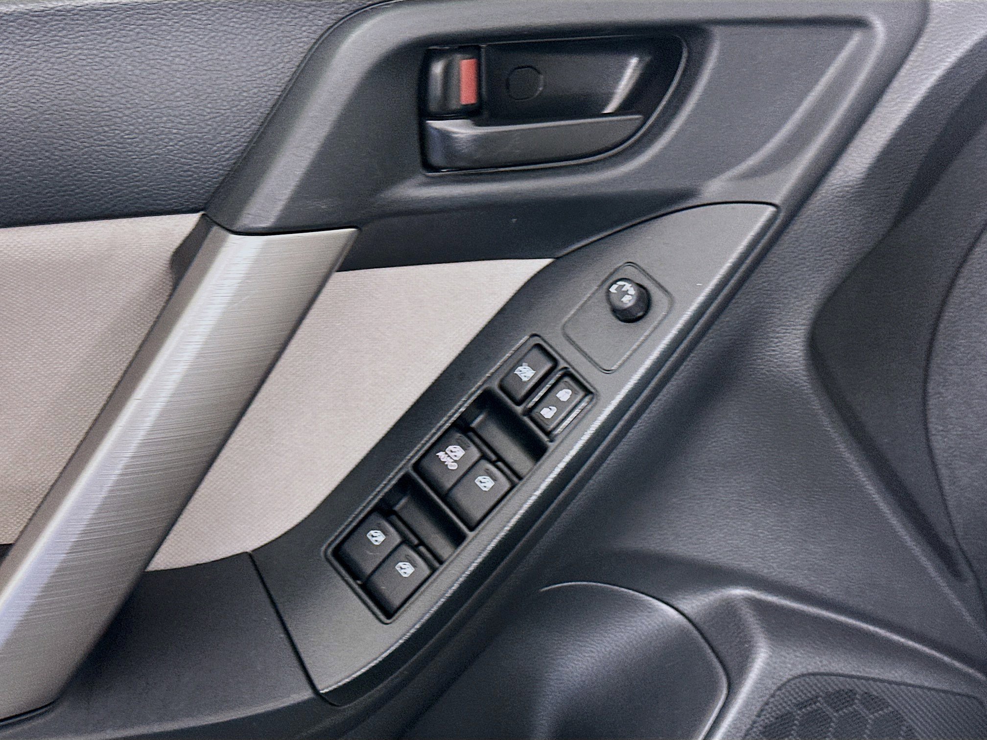 Used 2016 Subaru Forester 2.5i image 15