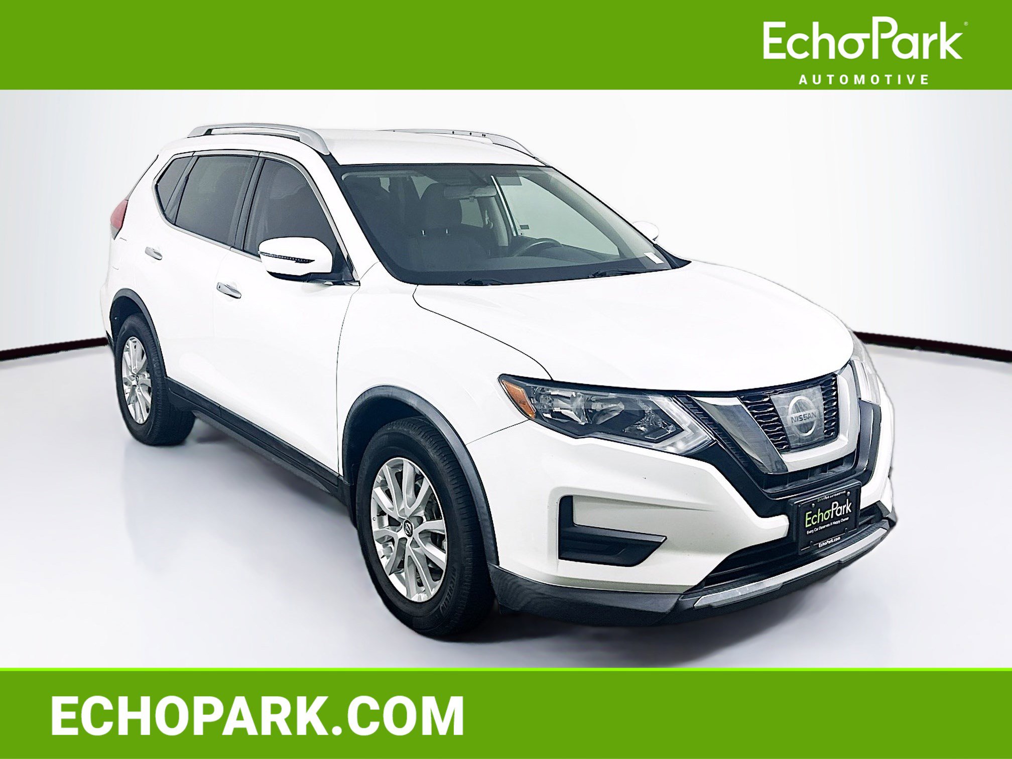 Used 2017 Nissan Rogue SV image 1