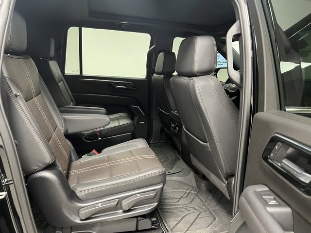 Used 2025 Chevrolet Suburban High Country image 50