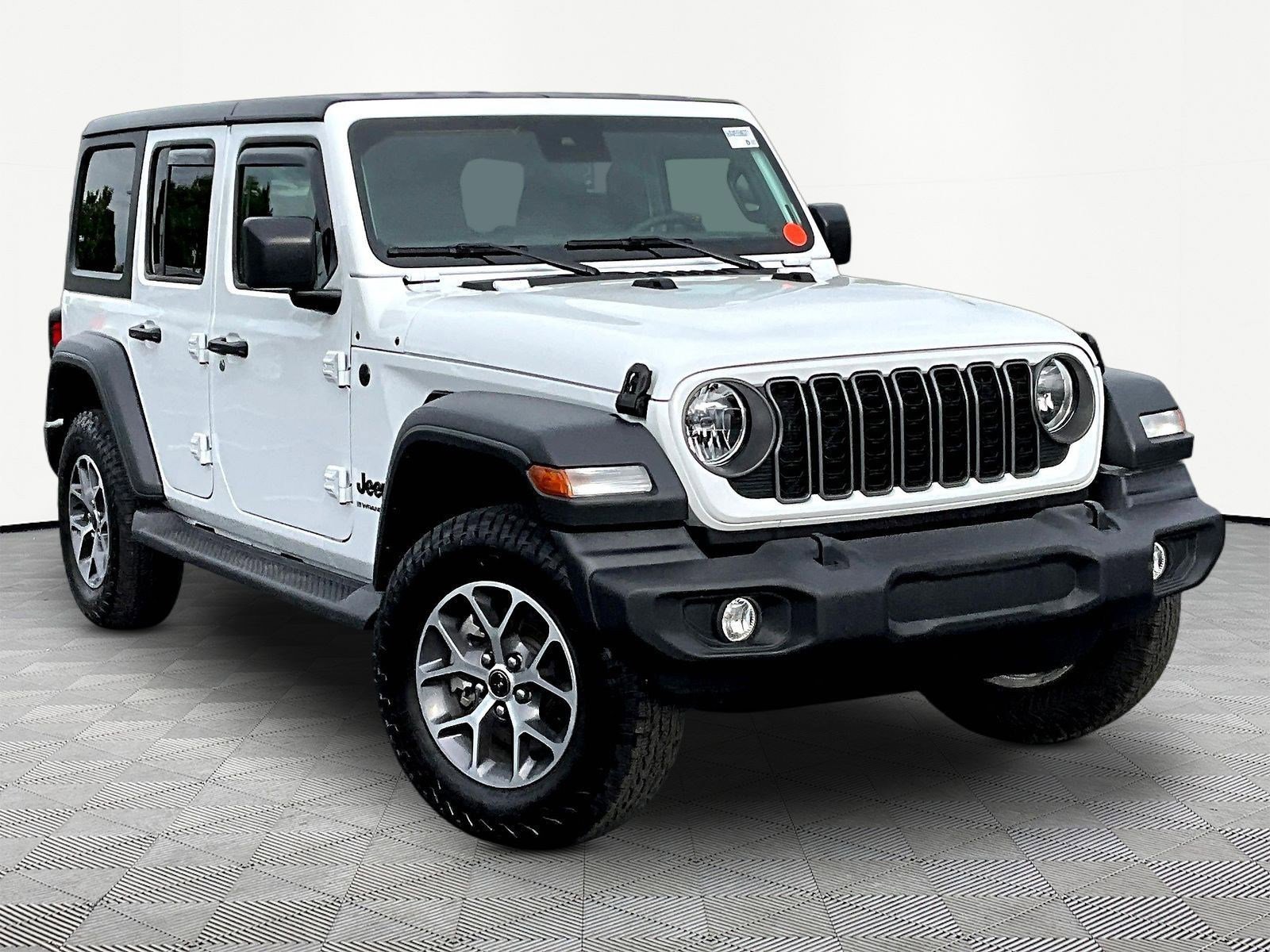 Used 2025 Jeep Wrangler Unlimited Sport AWD/4WD image 3