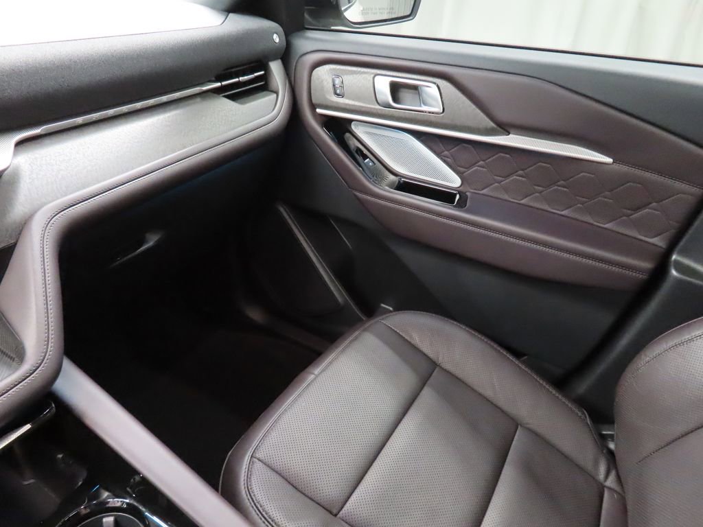 Used 2025 Ford Explorer Platinum w/ LUX Leather Package AWD/4WD image 34