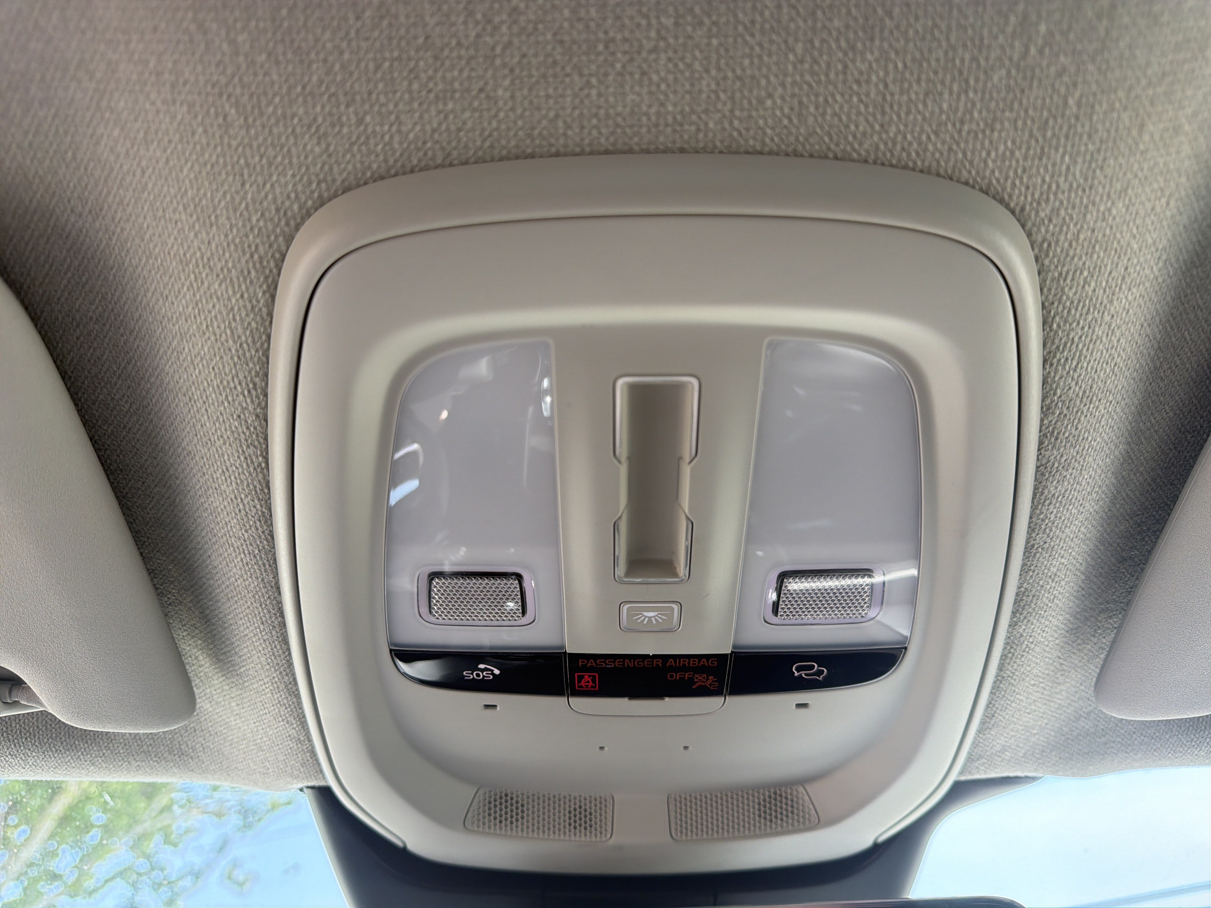 Certified 2023 Volvo XC40 B4 Plus w/ Driver Assist Package FWD image 12