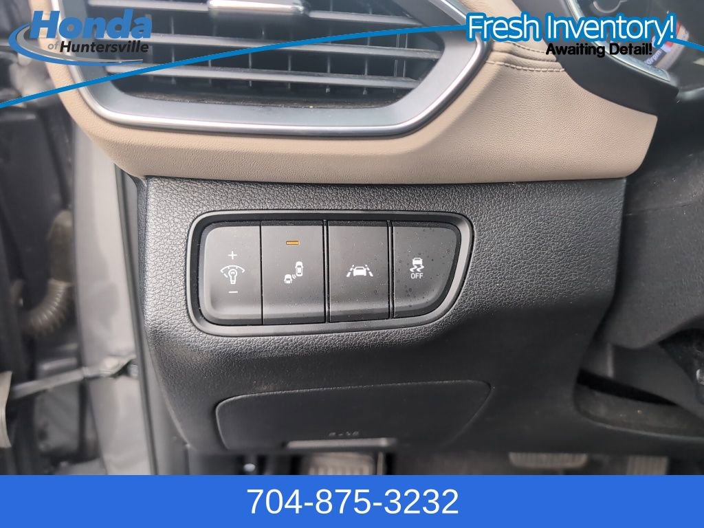 Used 2019 Hyundai Santa Fe SE image 24