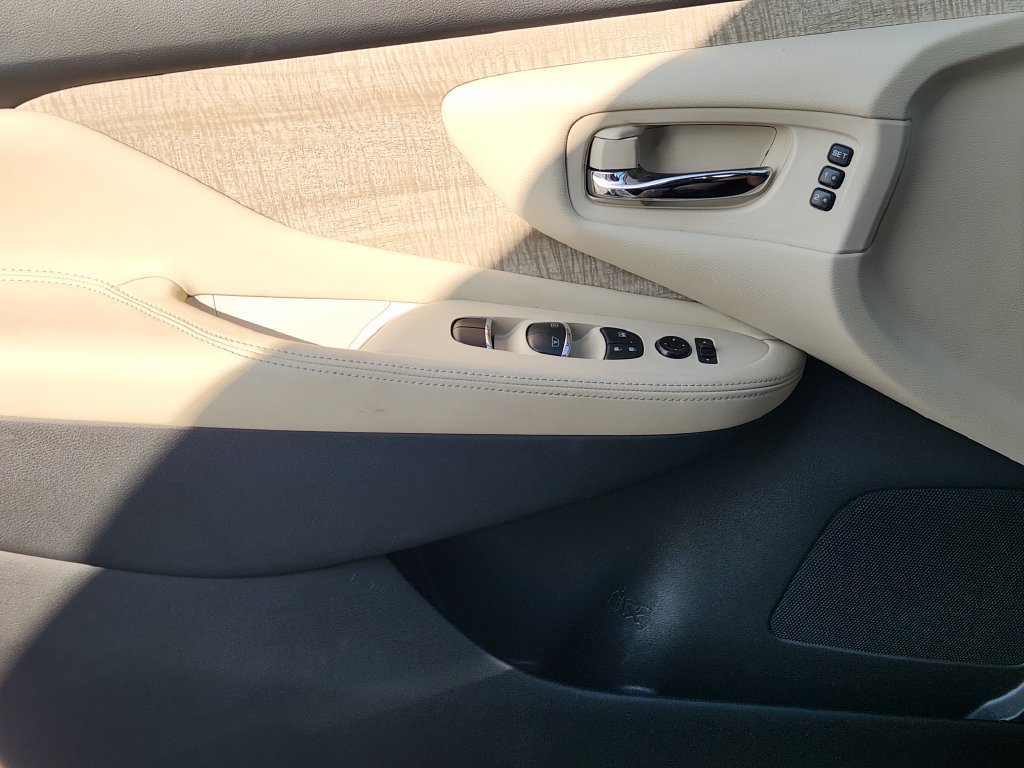Used 2023 Nissan Murano SL w/ SL Moonroof Package FWD image 17
