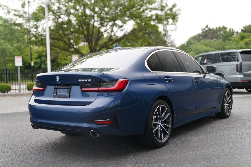 Used 2021 BMW 330e xDrive AWD/4WD image 11