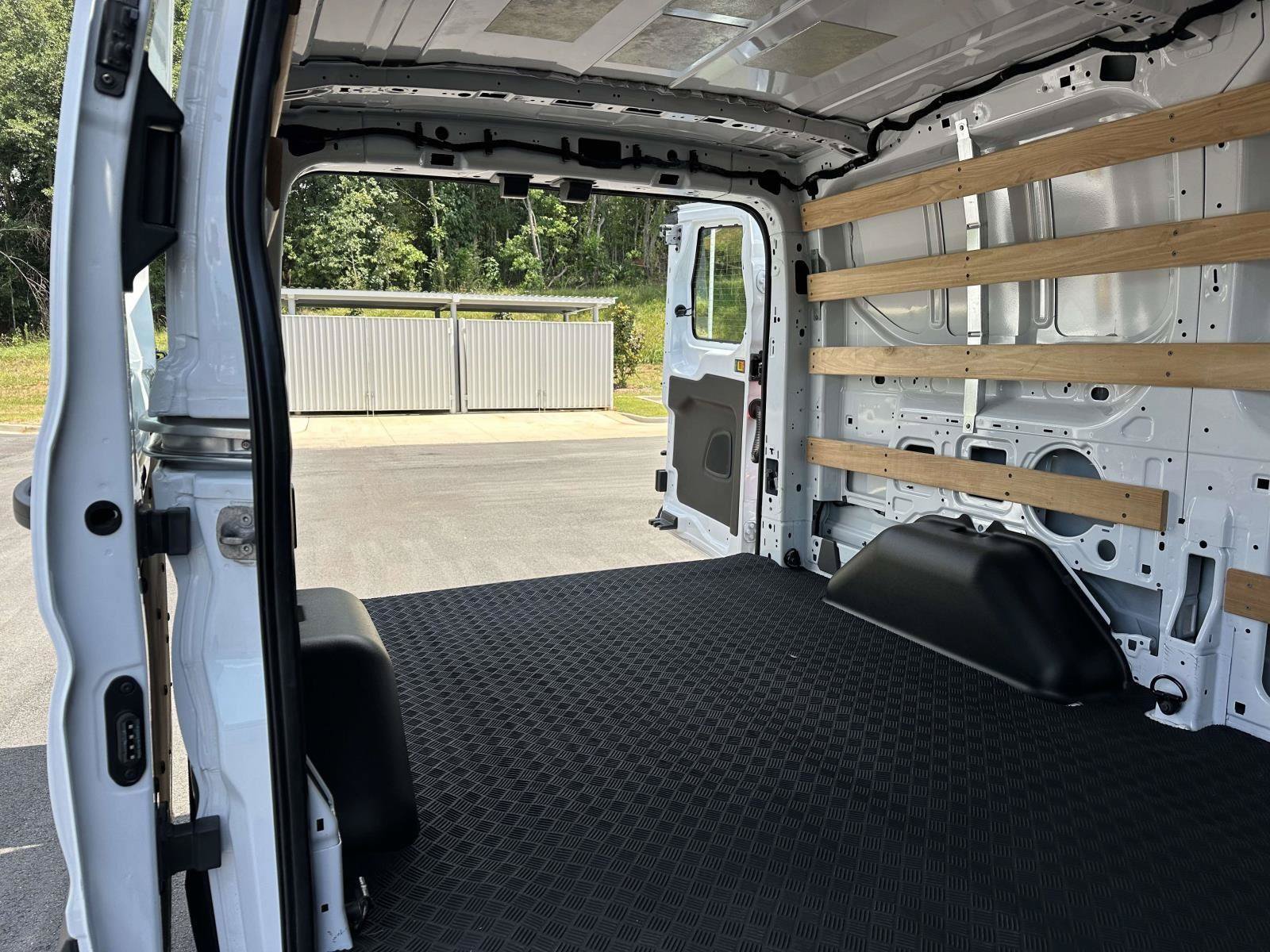 Used 2025 Ford Transit 250 Low Roof w/ Exterior Upgrade Package RWD image 8