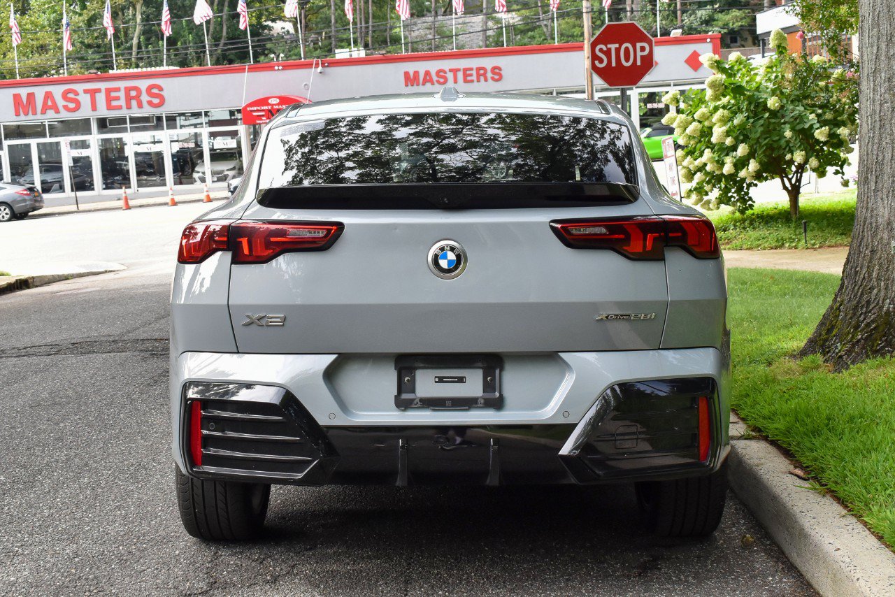 Used 2026 BMW X2 xDrive28i AWD/4WD image 6