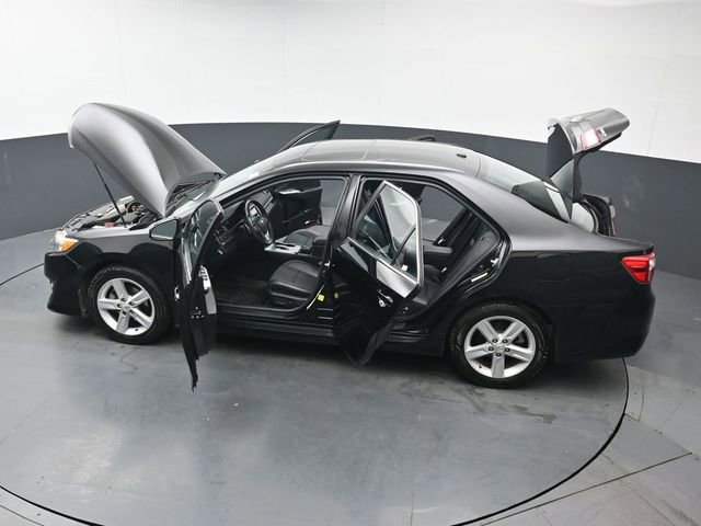 Used 2012 Toyota Camry SE FWD image 40