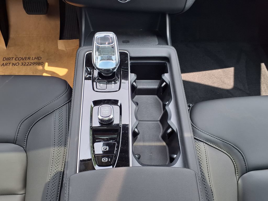 New 2026 Volvo XC90 B5 Plus w/ Protection Package Premier AWD/4WD image 26