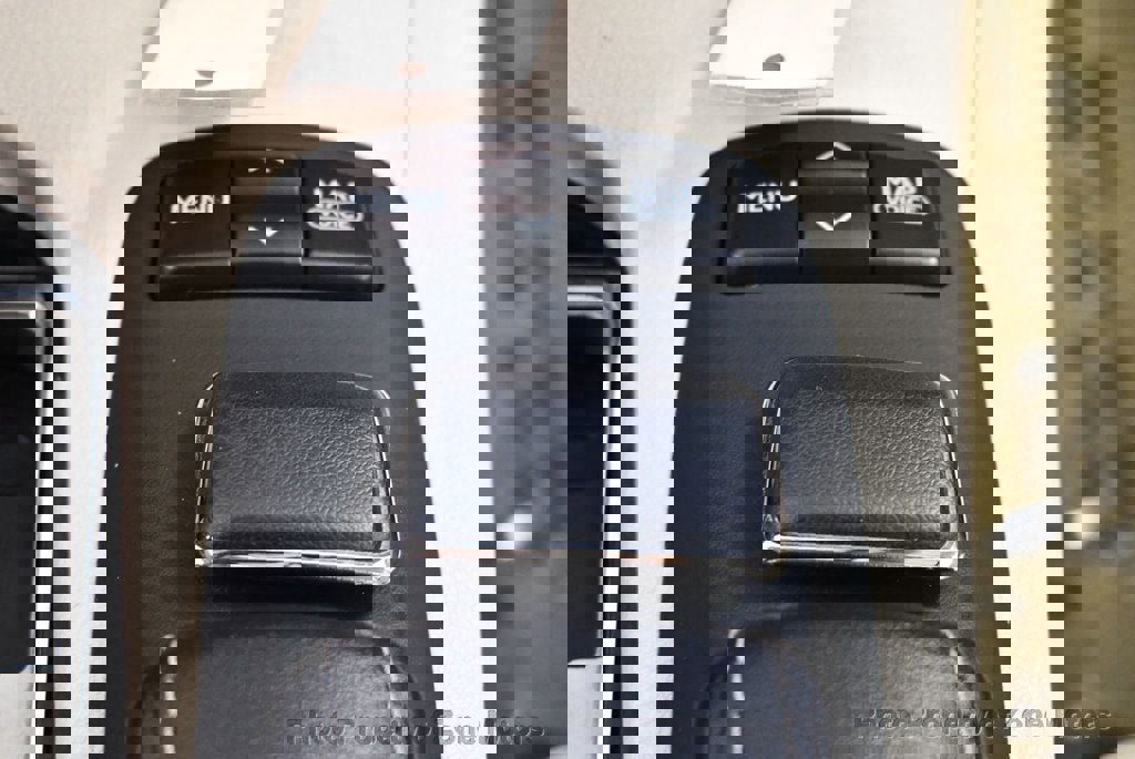 Used 2013 Lexus ES 300h image 52