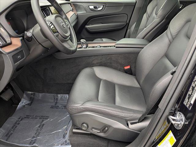 Used 2024 Volvo XC60 B5 Plus image 16