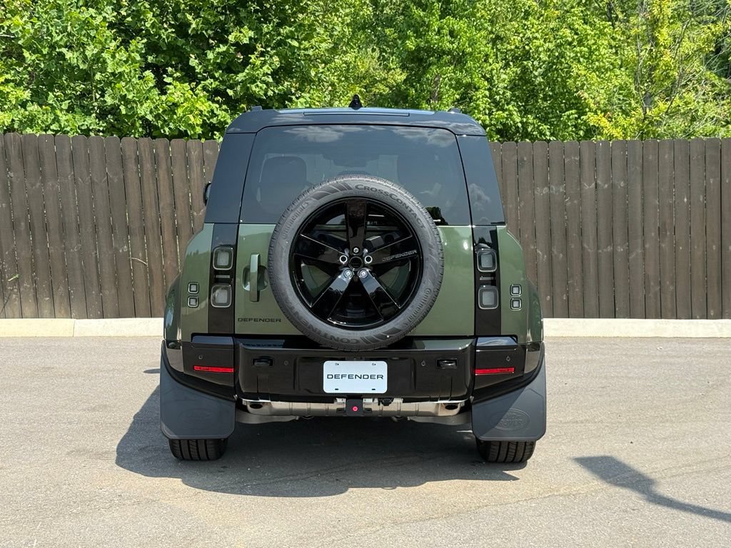 New 2026 Land Rover Defender 110 X-Dynamic SE AWD/4WD image 4