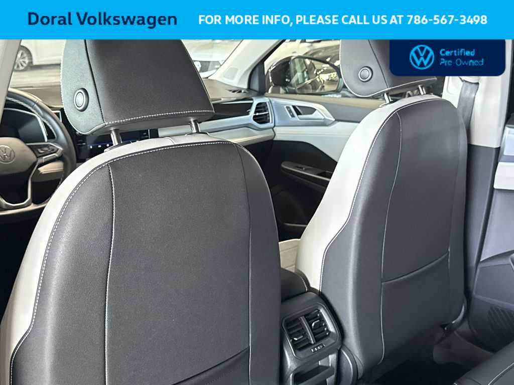 Used 2025 Volkswagen Taos SE FWD image 23