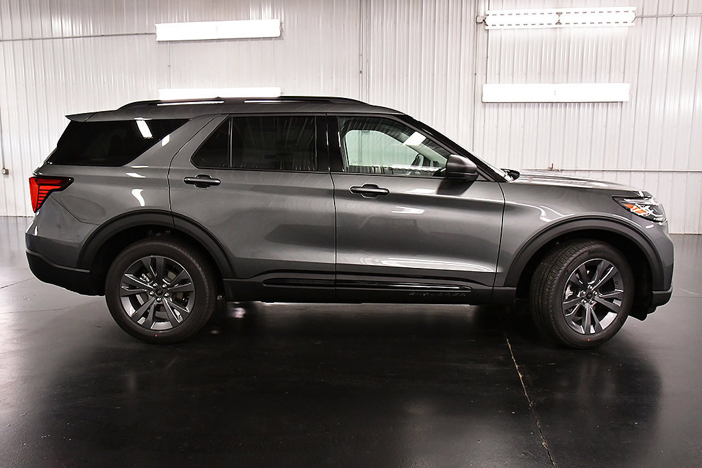 New 2026 Ford Explorer Active w/ Active Comfort Package AWD/4WD image 8