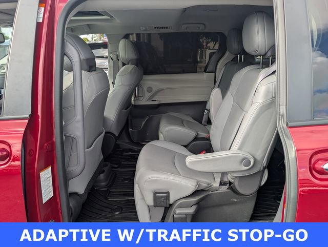 Used 2024 Toyota Sienna Limited image 6