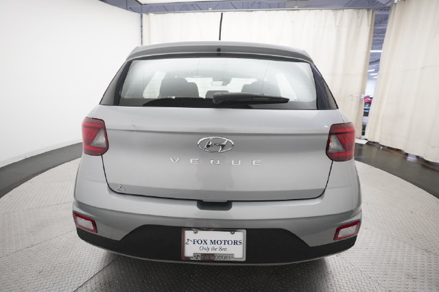 Used 2025 Hyundai Venue SEL FWD image 25