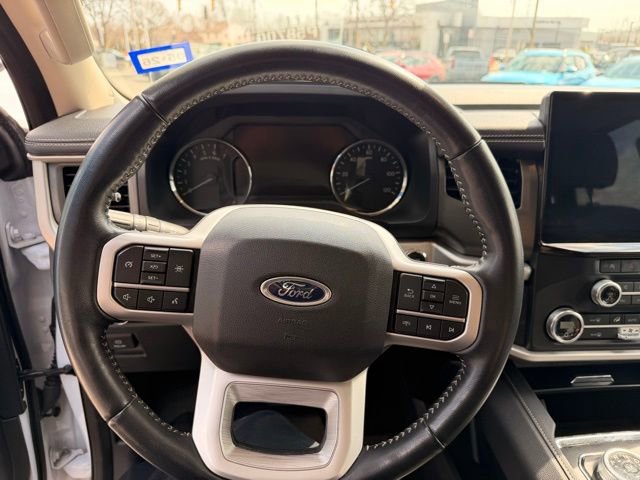 Used 2024 Ford Expedition XLT image 12
