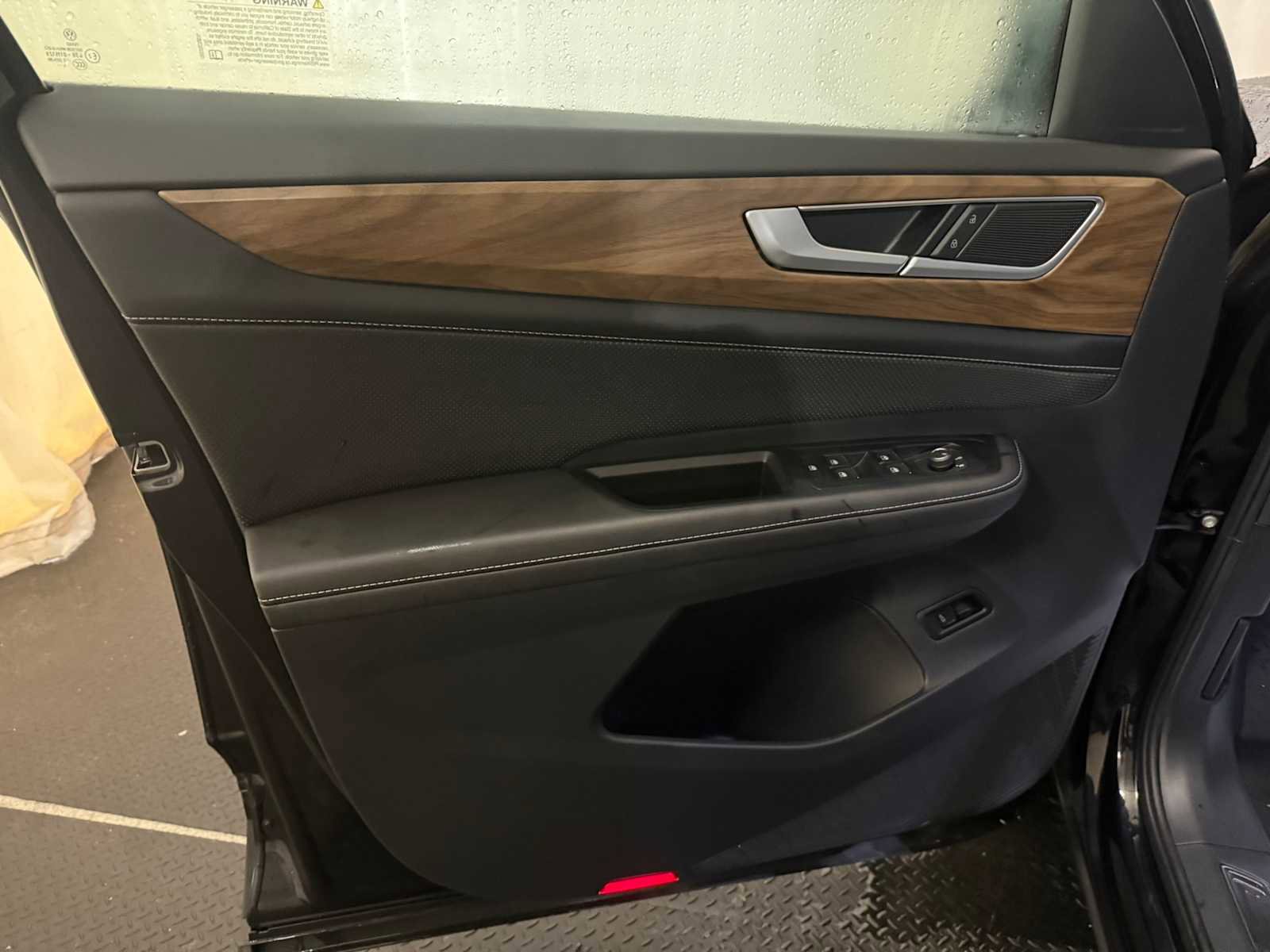 Certified 2025 Volkswagen Atlas SE image 20