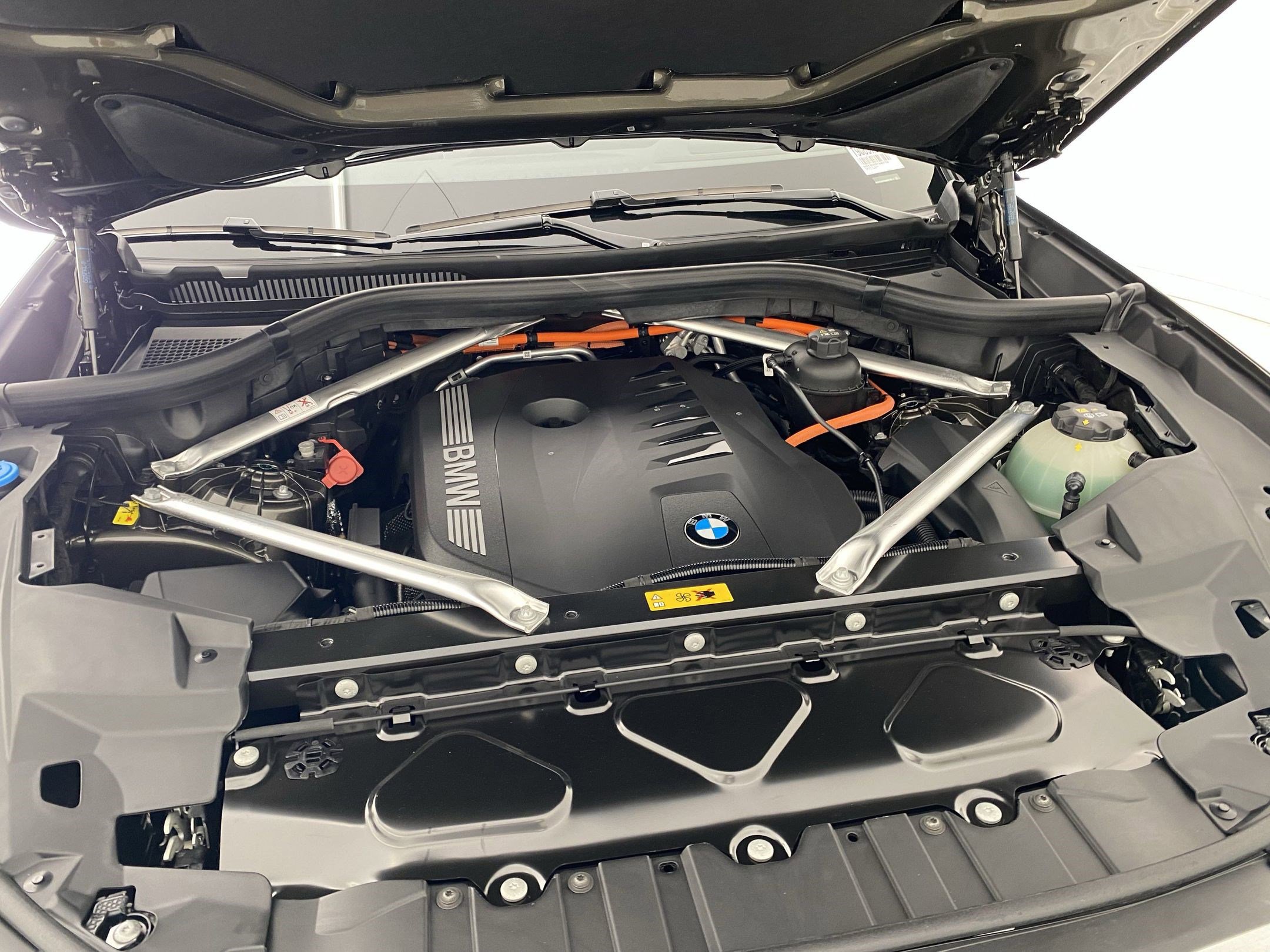 Used 2026 BMW X5 xDrive50e w/ Premium Package image 32