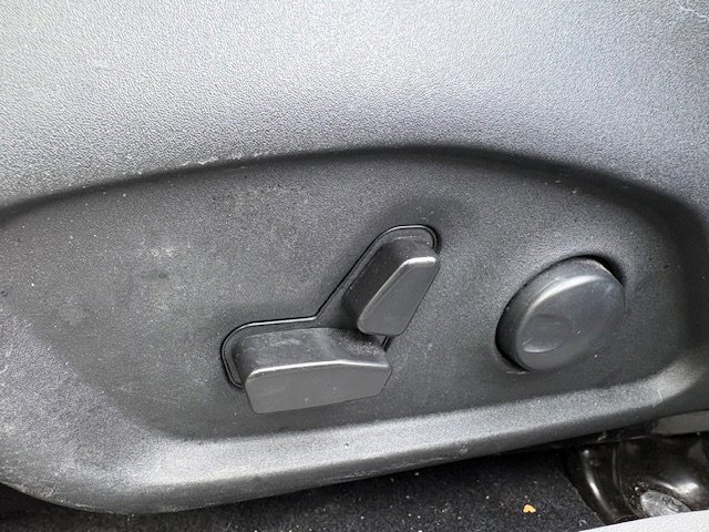 Used 2023 Jeep Compass Limited image 12