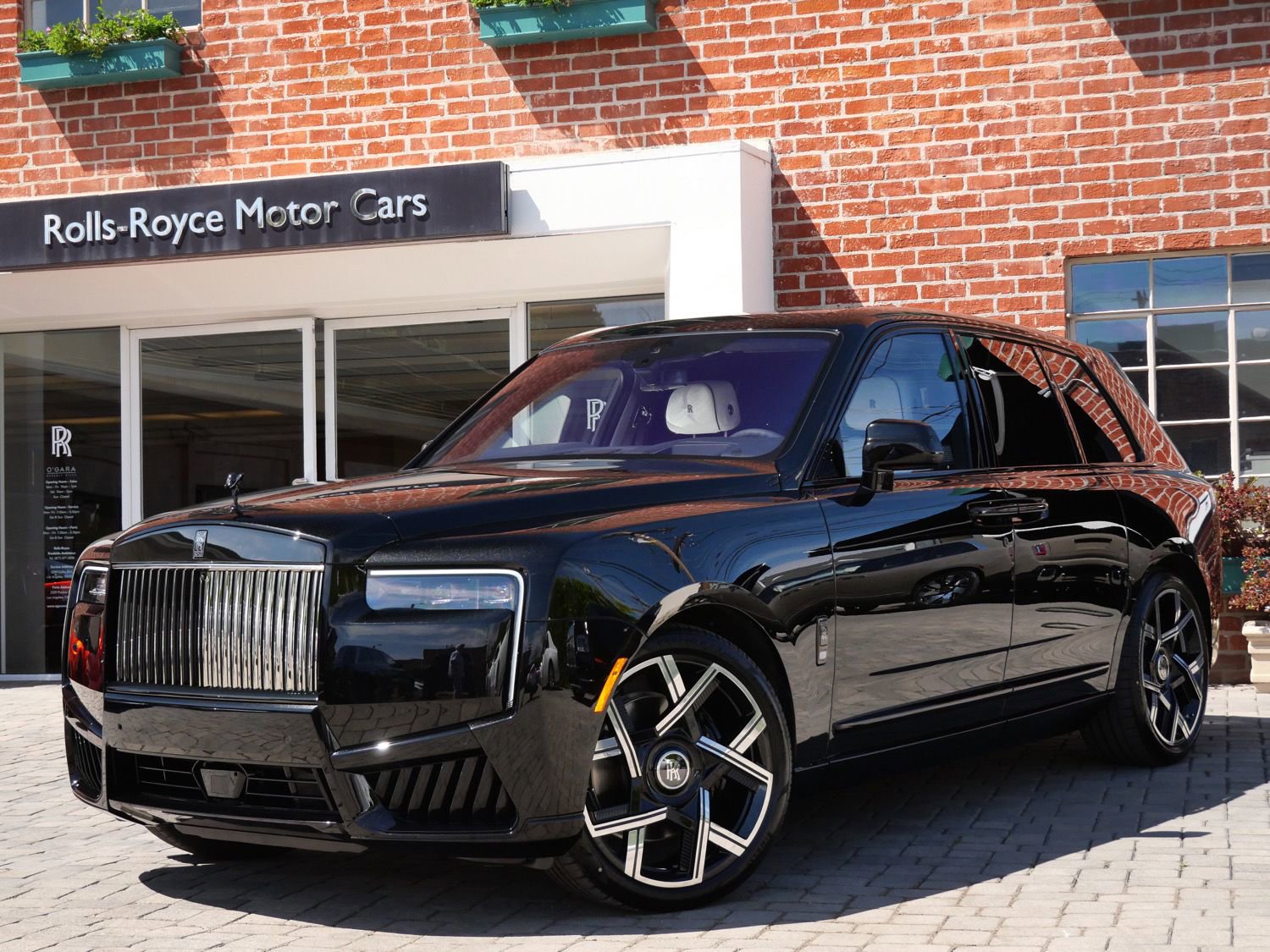 New 2026 Rolls-Royce Cullinan Black Badge AWD/4WD image 1
