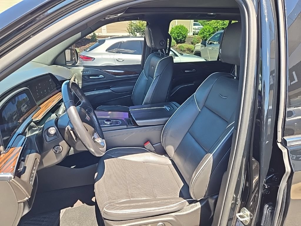 Used 2023 Cadillac Escalade ESV Premium Luxury AWD/4WD image 14