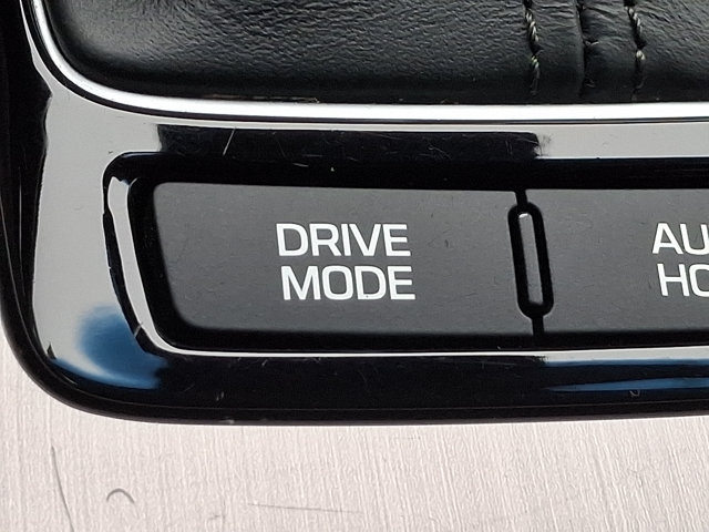 Used 2020 Genesis G80 3.8 RWD image 25