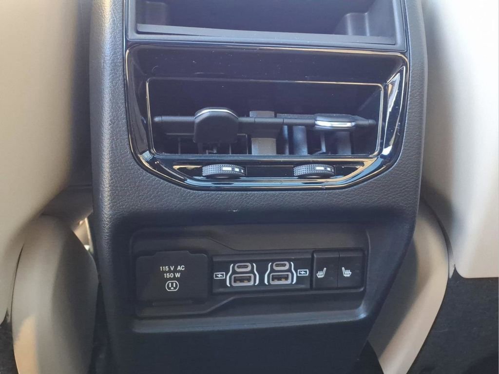 Used 2022 Jeep Grand Cherokee Limited 4xe w/ Luxury Tech Group II image 31