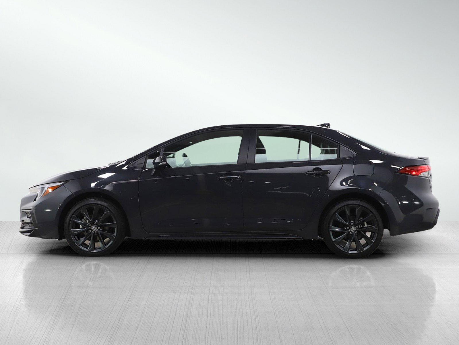 Used 2026 Toyota Corolla XSE FWD image 2