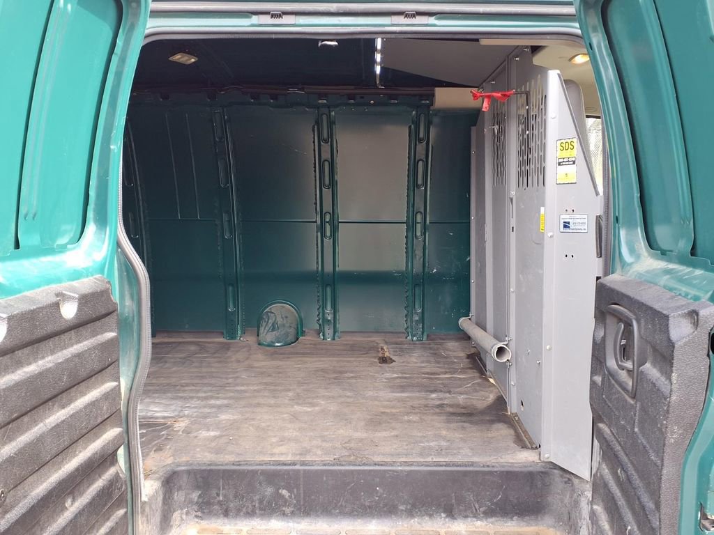 Used 2017 Chevrolet Express 3500 Extended RWD image 9
