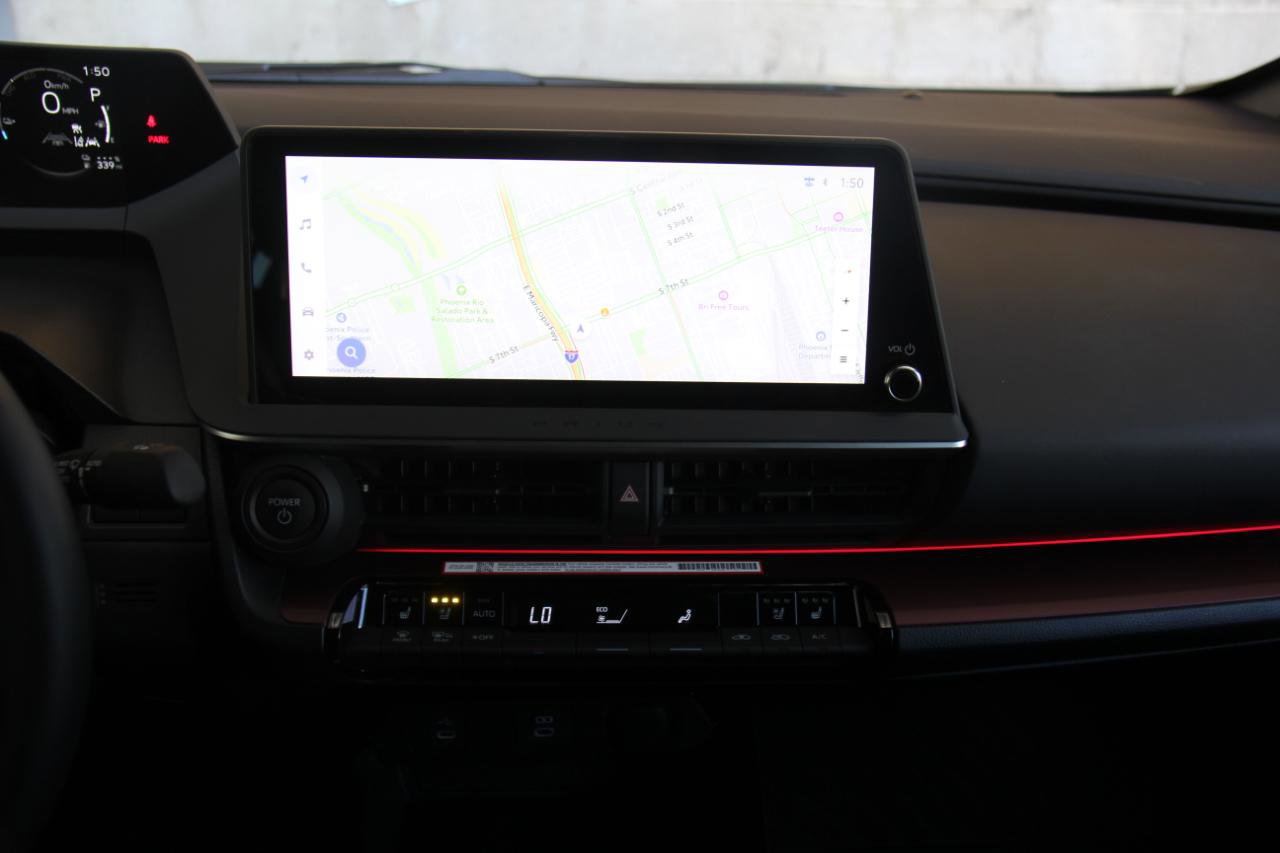 Used 2025 Toyota Prius Plug-In Hybrid image 15