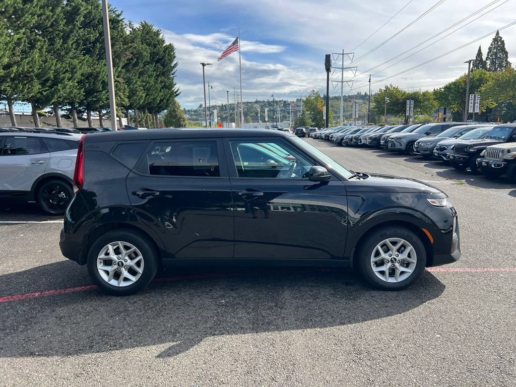 Used 2020 Kia Soul S FWD image 6