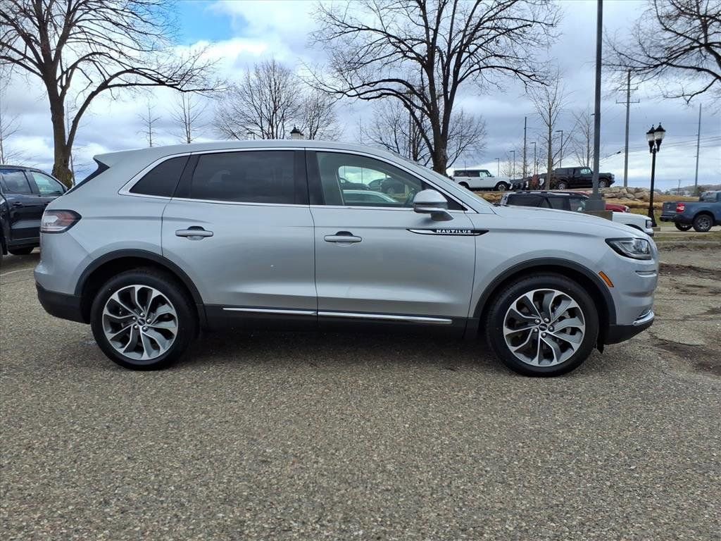 Used 2022 Lincoln Nautilus Reserve image 6