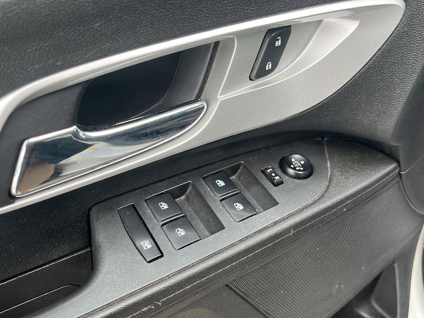 Used 2017 Chevrolet Equinox LS image 11