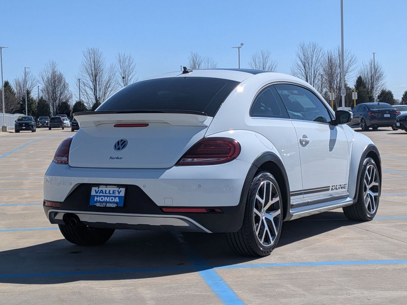 Used 2018 Volkswagen Beetle 2.0T Dune image 6