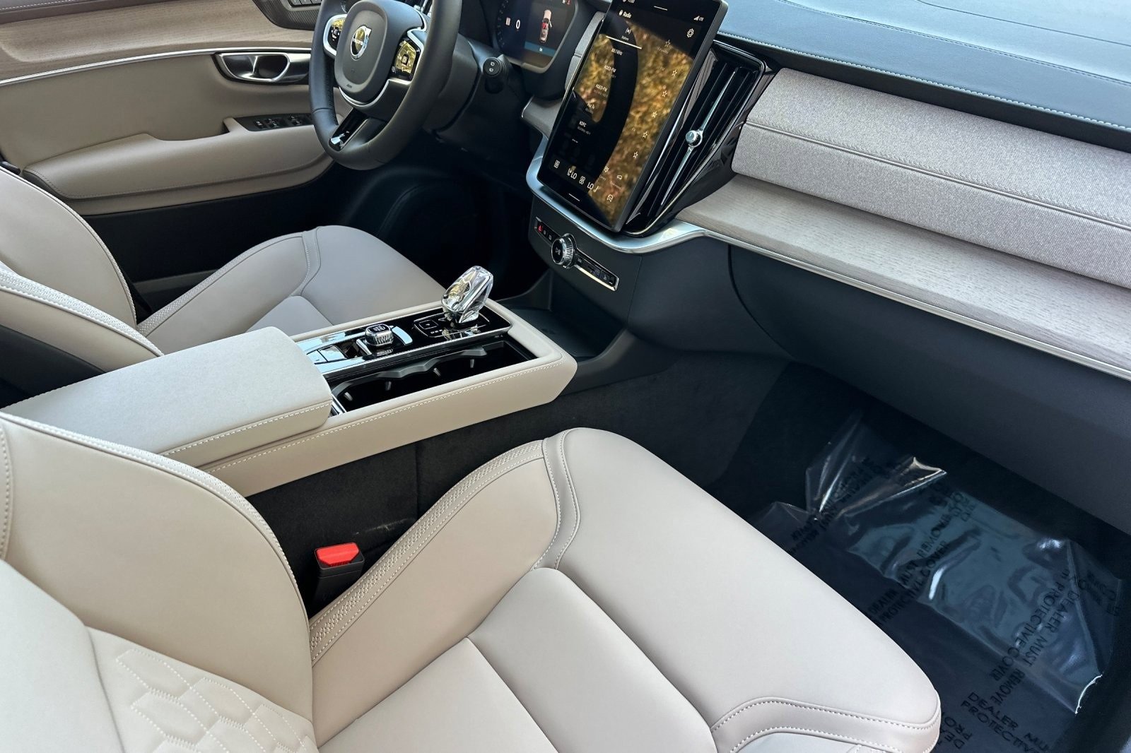 New 2026 Volvo XC90 T8 Plus image 19