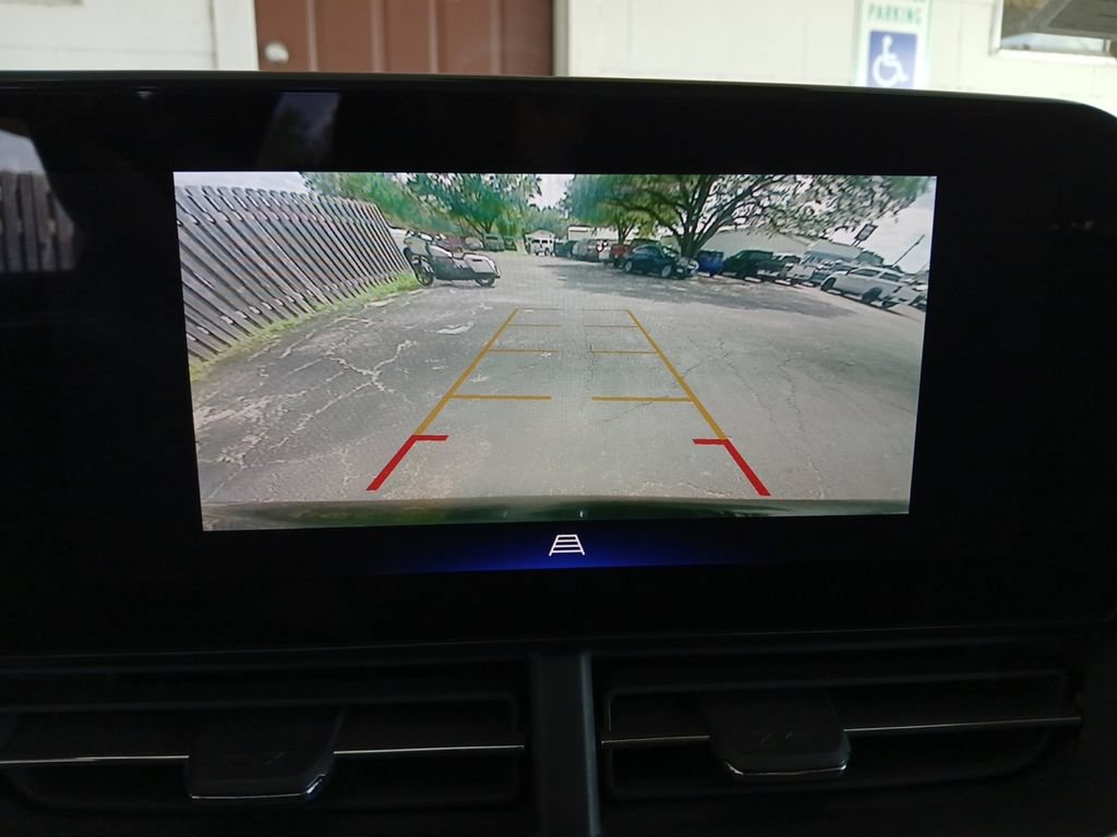 Used 2025 Chevrolet Trax LT FWD image 21