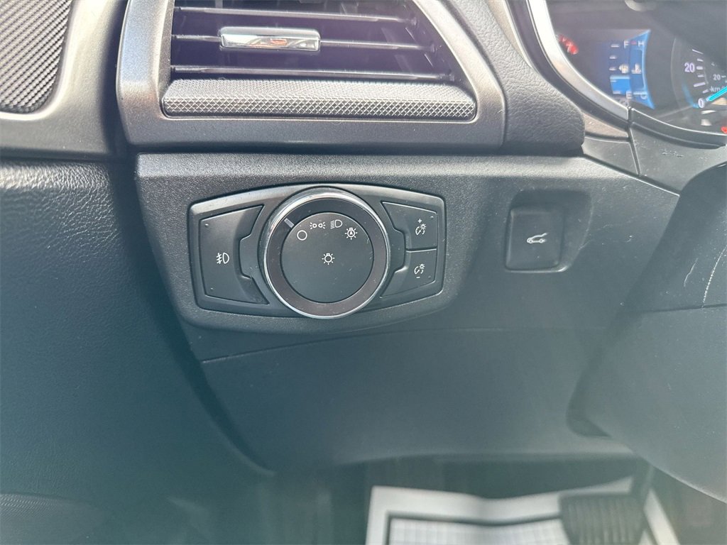 Used 2019 Ford Fusion SE w/ Equipment Group 151A image 17