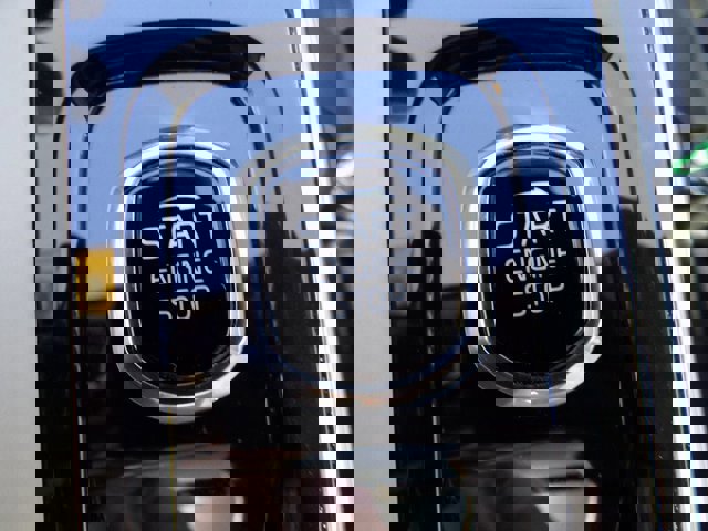 Certified 2023 Volvo XC60 T8 Ultimate w/ Climate Package image 22