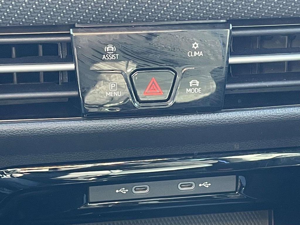 Used 2024 Volkswagen Golf R image 20