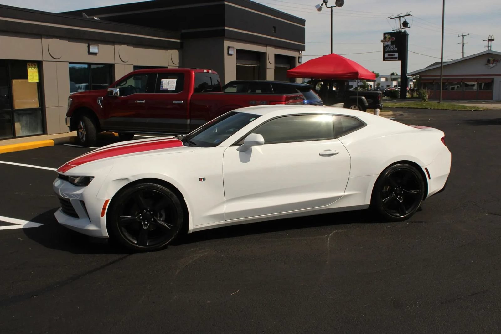 Used 2017 Chevrolet Camaro LT RWD image 2
