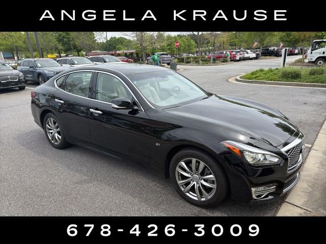 Used 2018 INFINITI Q70 Luxe