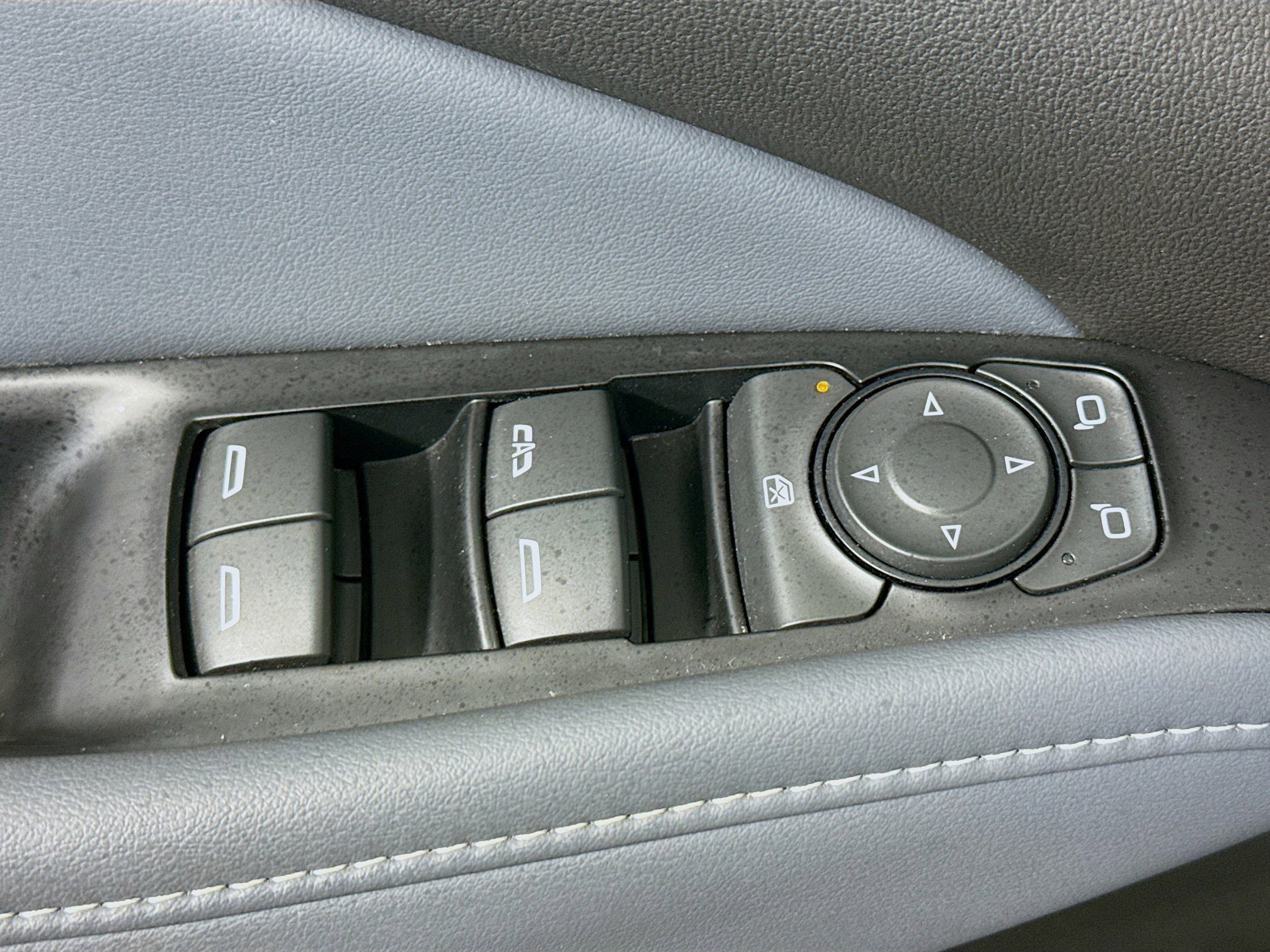 Used 2024 Buick Enclave Essence FWD image 24