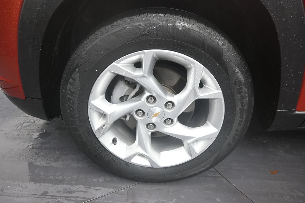 Used 2024 Chevrolet Trax LS w/ LS Convenience Package FWD image 9